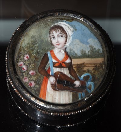 ""Portrét mladé dívky s hurdy-gurdy"" (Portrait of a Girl With Hurdy Gurdy) Anonymní akvarel cca 1800 Soukromá sbírka od Anonymous Anonymous