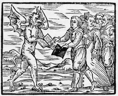 Satan předává následovníkům černou knihu výměnou za knihu evangelií - „Compendium Maleficarum“, pojednává o čarodějnicích, jejich neštěstí a jejich třídění od Francesca Maria Guazza nebo Guacca nebo Guaccia (15?? -16??) Soukromá sbírka 1608 od Anonymous Anonymous