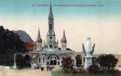 Bazilika a panna korunovaná v Lurdech – Hautes Pyrenees (65) kolem roku 1900. od Anonymous Anonymous