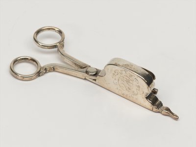 Candle snuffer, Board of Ordnance, c.1696 (snuffer) od Anthony Nelme
