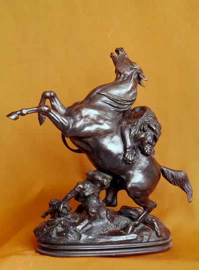 Lev útočí na koně Bronzová socha od Antoina Louise Barye (1795-1875) 19. století. Paříž, muzeum Louvre od Antoine Louis Barye