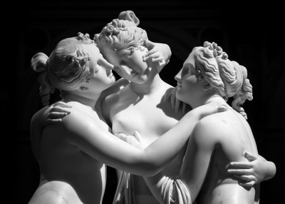 Milán, Itálie - červen 2020: Socha Antonia Canovy Tři Grácie (Le tre Grazie)...., 2019 (foto) od Antonio Canova