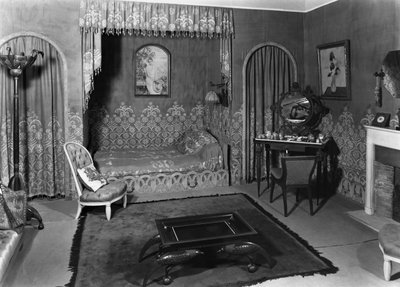 Ložnice patřící Jeanne Lanvinové (1867-1946) kolem 1920-25 od Armand Albert Rateau