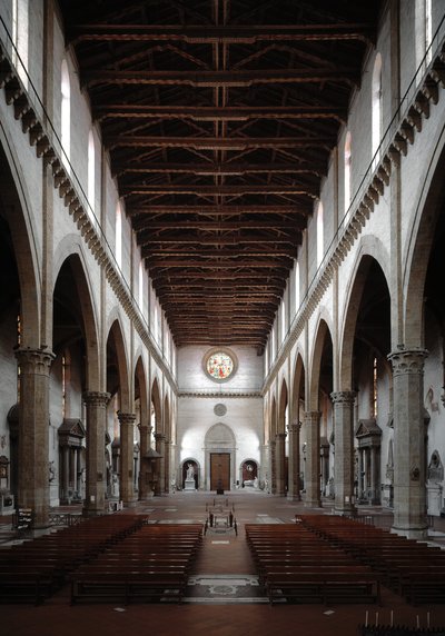 Renesance: vnitřní pohled na baziliku Santa Croce projektovaný Arnolfem di Cambio (1245-1302 / 1310) (vnitřní pohled na baziliku santa croce) 1294 bazilika Santa Croce, Florencie, Itálie od Arnolfo di Cambio