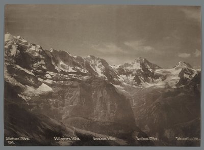 Pohled na Silberhorn, Mittaghorn, Grosshorn, Breithorn a Tschingelhorn v Bernských Alpách Panorama řetězce Jungfrau (název série) od Arthur Gabler