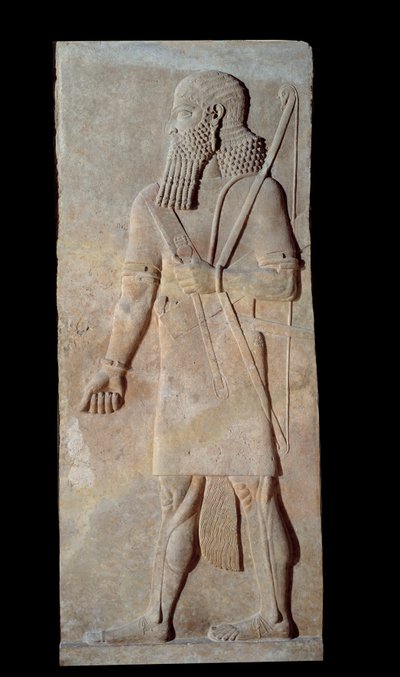 Umění Mezopotámie (Asýrie): Bojovník ve zbrani ze dvora paláce asyrského krále Sargona II. (721 - 705 př.nl). Paříž, Musee du Louvre od Assyrian