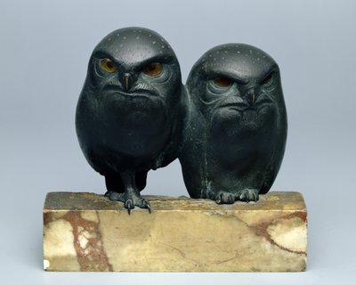 Dvě sovy, 1903-04 (bronz a onyx) od August Gaul