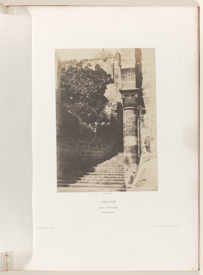 Sloup na nádvoří kostela Božího hrobu v Jeruzalémě Jeruzalém. Saint Sepulcre. Colonne du Parvis (název na objektu) od Auguste Salzmann