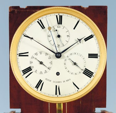 Měsíc trvající bodenstanduhr s rovnicí času a plným kalendářem od Austrian School
