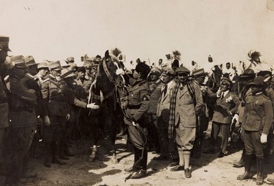 Benito Mussolini se svým fašistou a Italem Balbem v Libyi v Tripolisu (č/b foto) od Barbera La