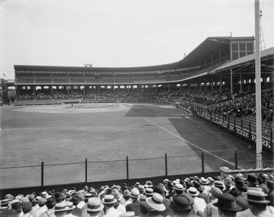 Comiskey Park, Chicago, Illinois, USA, cca 1910 (černobílá fotografie) od Barnes and Crosby
