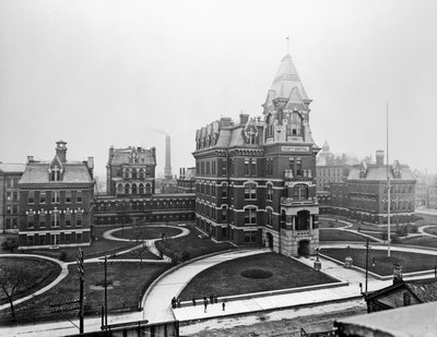 Cook County Hospital, cca 1900, Chicago, Illinois, USA, cca 1900 (černobílá fotografie) od Barnes and Crosby