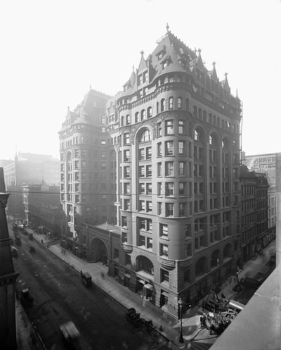 Budova ženského chrámu 102 až 116 South LaSalle Street, Chicago, Illinois, USA, kolem roku 1905 (černobílá fotografie) od Barnes and Crosby