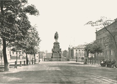Socha Fridricha Velikého, Unter Den Linden, Berlín, Německo, 1895. od Berlin Photographic Co