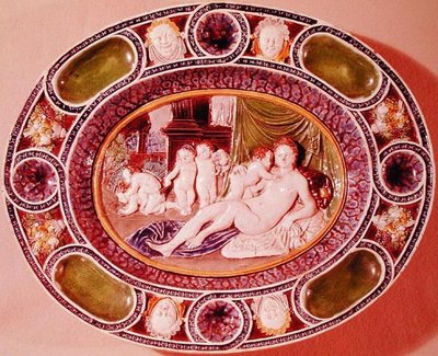 Oválný talíř zobrazující ženu představující plodnost (fajáns) od Bernard Palissy