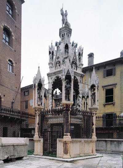 Pohřební památník Cansignorio Della Scala (1340-75) od Bonino da Campione