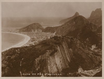 Pohled z vrcholu hory Sugarloaf, Rio de Janeiro (čb fotografie) od Brazilian Photographer