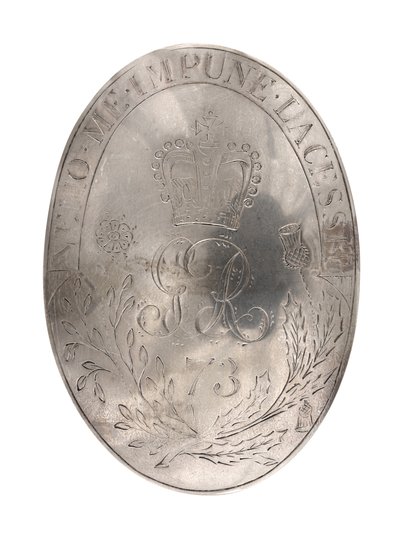 Plech na ramenní pás, 73. (Highland) Regiment of Foot, c.1788 (plech na ramenní pás) od British School