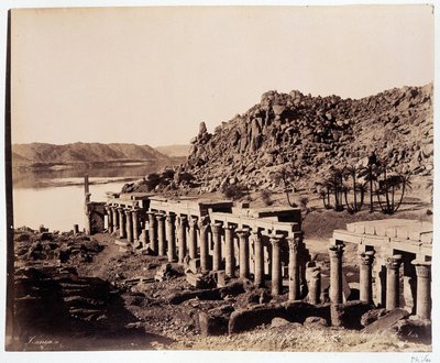 Ruiny chrámu Isis v Egyptě - fotografie bratří Zangali, konec 19. století od Brothers Zangaki