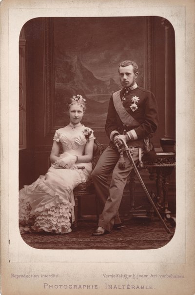 Korunní princ Rudolf s belgickou princeznou Stephanií u příležitosti jejich zasnoubení..., 1880. od Brussels . Photo studio Geruzet Frères