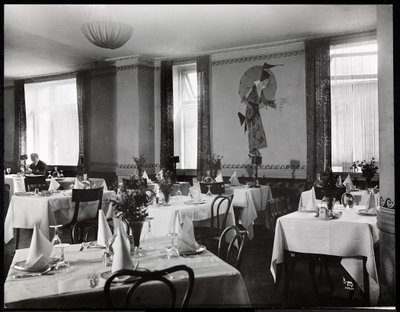 Jídelna v hotelu Majestic, 1916 nebo 1917 (stříbrný želatinový tisk) od Byron Company