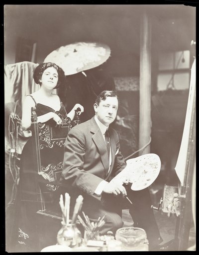 Harrison Fisher and Model, 1908-9 (stříbrný želatinový tisk) od Byron Company