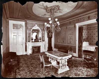 Soukromý obývací pokoj v hotelu Hoffman House, 1907 (stříbrný želatinový tisk) od Byron Company