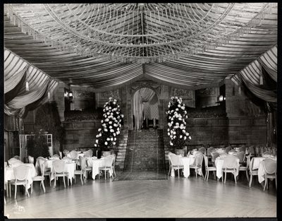 Přijímací místnost v hotelu Ritz-Carlton, 1915 nebo 1916 (stříbrný želatinový tisk) od Byron Company
