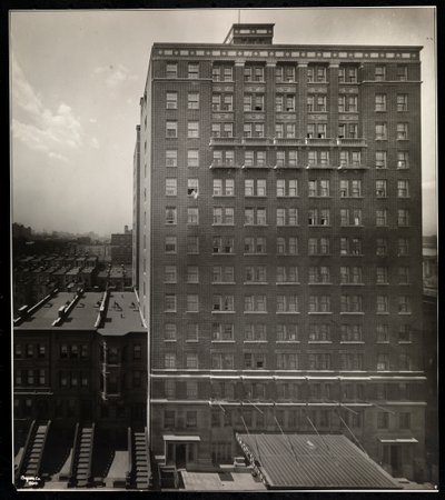 The Hotel Robert Fulton, 228 West 71st Street, New York, 1920 (stříbrný želatinový tisk) od Byron Company