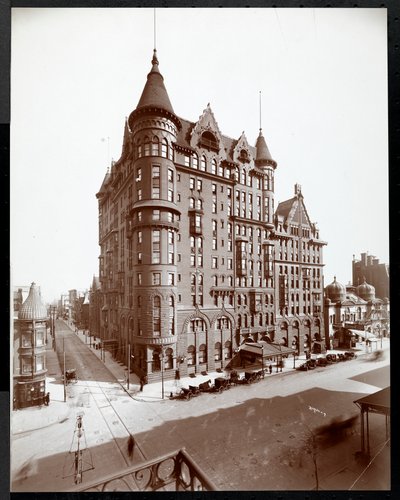 Hotel Walton, Philadelphia, kolem roku 1905 (stříbrný želatinový tisk) od Byron Company