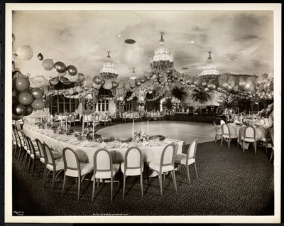 Vídeňská střecha v hotelu St. Regis, 1937 (stříbrný želatinový tisk) od Byron Company