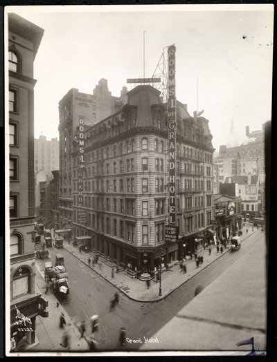 Pohled na Grand Hotel ay 31. ulice a Broadway, New York, asi 1914 (stříbrný želatinový tisk) od Byron Company