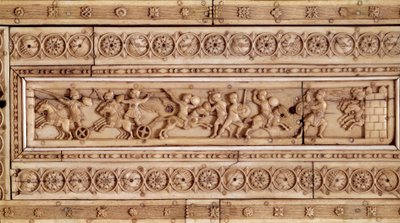 Umění Byzantské říše: Bojová scéna. Slonovinové reliéfní punčochy. Horní část krabice (10. století). Musee Cluny, Paříž. od Byzantine