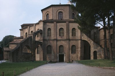 Vnější pohled na baziliku.547 n.l od Byzantine School