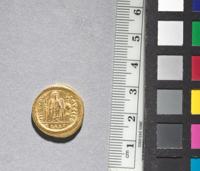 Solidus of Justinian I (revers), 545-565 (zlato) (viz CVL 499738 avers) od Byzantine School