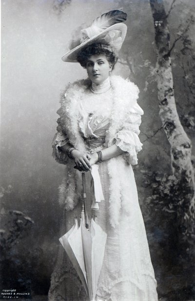 Španělská královna, Ena z Battenbergu, kolem roku 1910 (černobílá fotografie) od J.B. and Brown J. Rowbotham