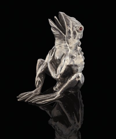 Stříbrný hrnec Faberge v podobě drahokamu v podobě žáby, 1890 od Carl Fabergé