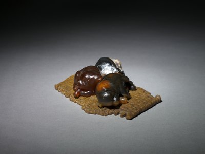 Štěňata na podložce, konec 19. století - začátek 19. století od Carl Fabergé