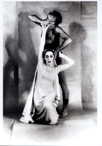 Martha Grahamová (1894-1991) a Bertram Ross (1920-2003) ve "Vizionářském recitálu", 27. června 1961 (želatinový stříbrný tisk) od Carl Van Vechten