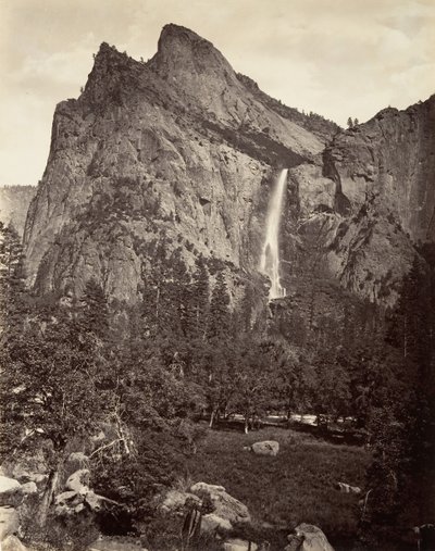 Svatební závoj Fall, 940 stop, Yosemite, ca. 1872, vytištěno ca. 1876. od Carleton E. Watkins.