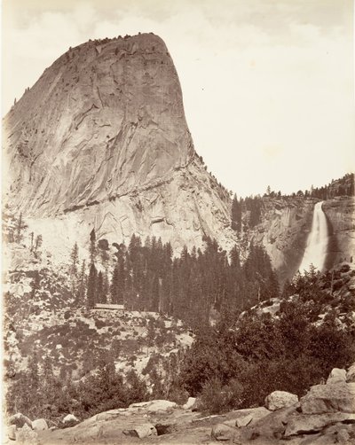 Cap of Liberty a Nevada Fall, Yosemite, ca. 1872, vytištěno ca. 1876. od Carleton E. Watkins.