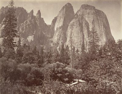 Cathedral Rocks and Spires, ca. 1872, vytištěno ca. 1876. od Carleton E. Watkins.