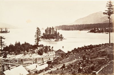 Ostrovy v Upper Cascades, Oregon, 1867, vytištěno ca. 1876. od Carleton Emmons Watkins