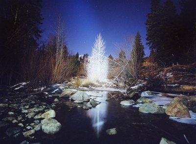 Malování ve tmě, 2015 (fotografie) od Carli Choi