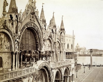 Koně baziliky San Marco v Benátkách - fotografie C. Naya od Carlo Naya