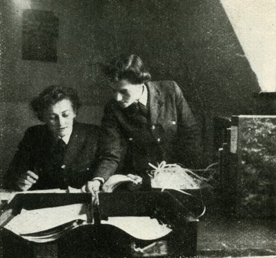 On Signals Duty, c1943. od Cecil Beaton