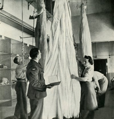 Parachute Packers, c1943. od Cecil Beaton