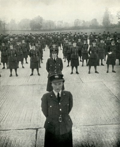 W.A.A.F. Důstojníci na jejich škole výuky, c1943. od Cecil Beaton