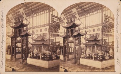 Pohled na čínský dvůr, hlavní budova, výstava stého výročí, Philadelphia od Centennial Photographic Co.