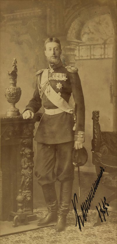 Constantin Constantinovič de Russie - Portrét velkovévody Constantine Constantinoviče Ruska (1858-1915), Bergamasco, Charles (Karl) (1830-1896). Foto albuminu od Charles Bergamasco